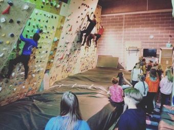 21433110_1797736110517558_229543813944447409_n